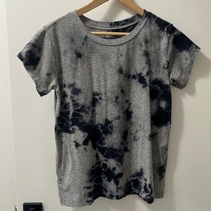 Woman’s Madewell tie dye shirt sleeve tee, small